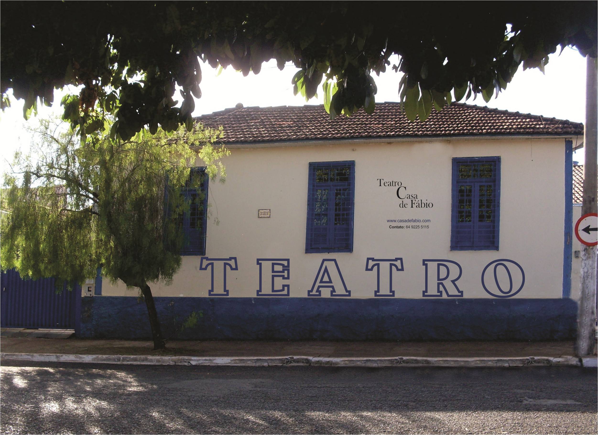 “Sobrevoar” no Parque Lage no Rio de Janeiro