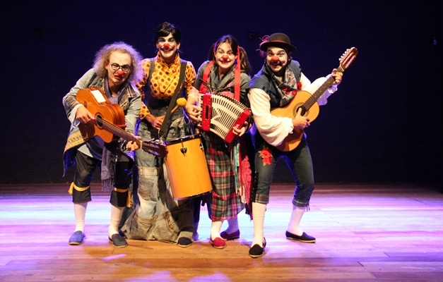 Companhia apresenta espetáculos on-line em comemoração ao Dia do Teatro