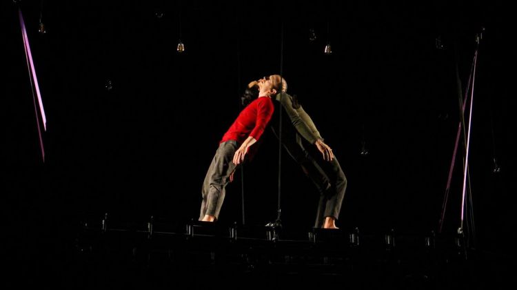 Hi.A.To da Cia Catavento no Teatro Sesc Centro