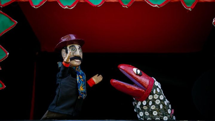 Projeto de teatro de bonecos leva espetáculos e oficinas gratuitas a escolas e teatros a partir de outubro